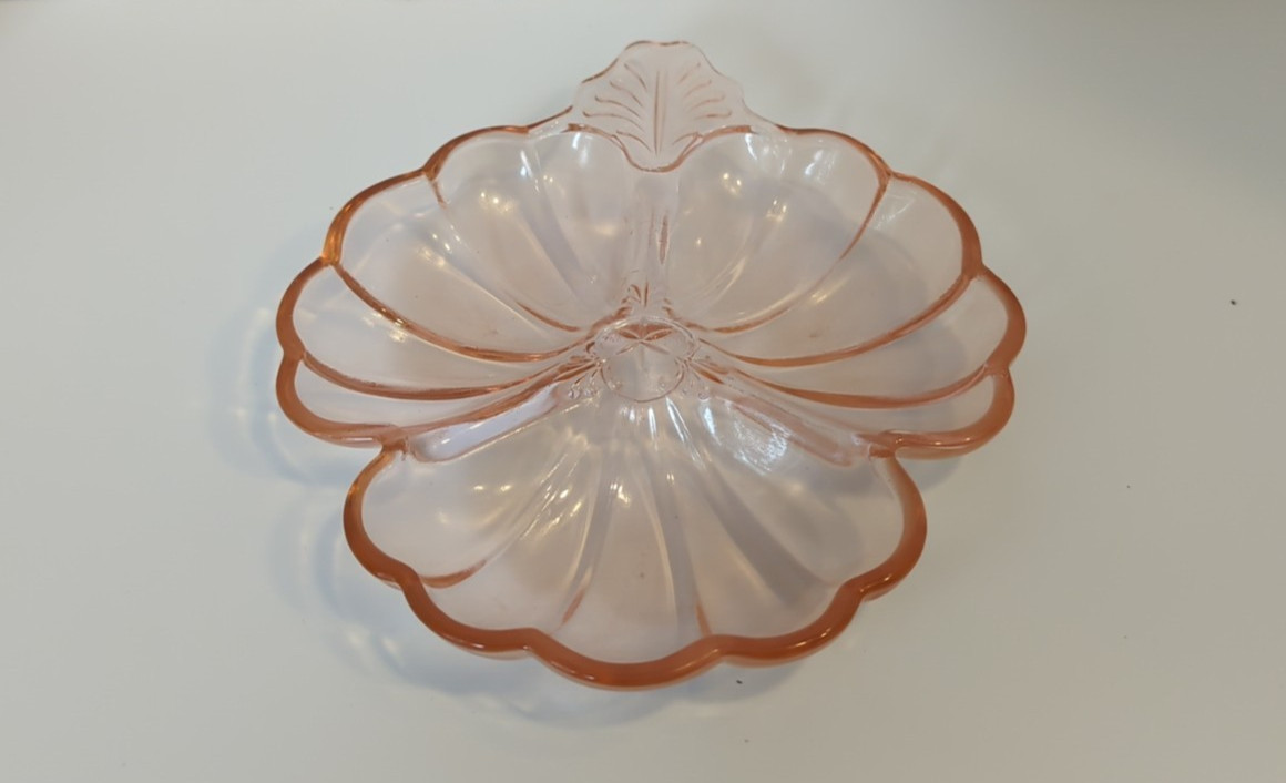 Antique 1930's Pink Jeannette Glass Doric/Pansy Flower Design Divided Candy Dish