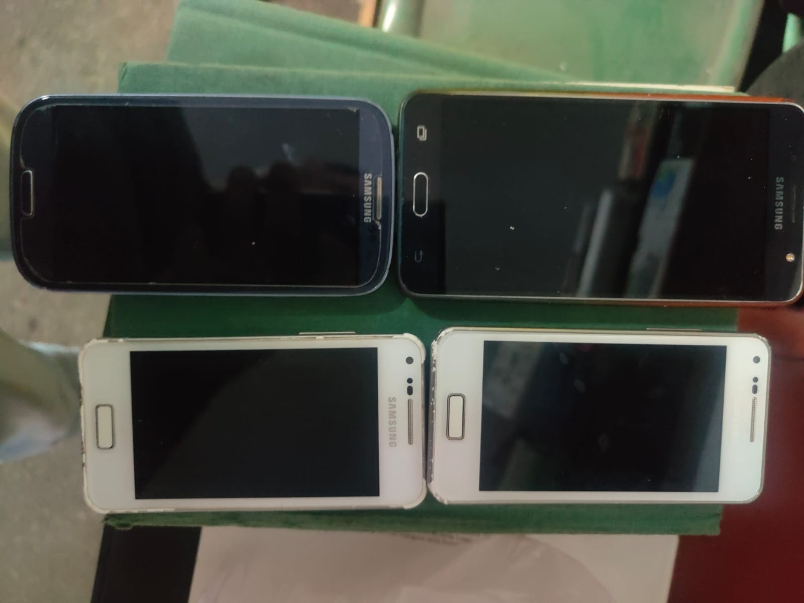 LOT OF 4 SAMSUNG SMARTPHONES