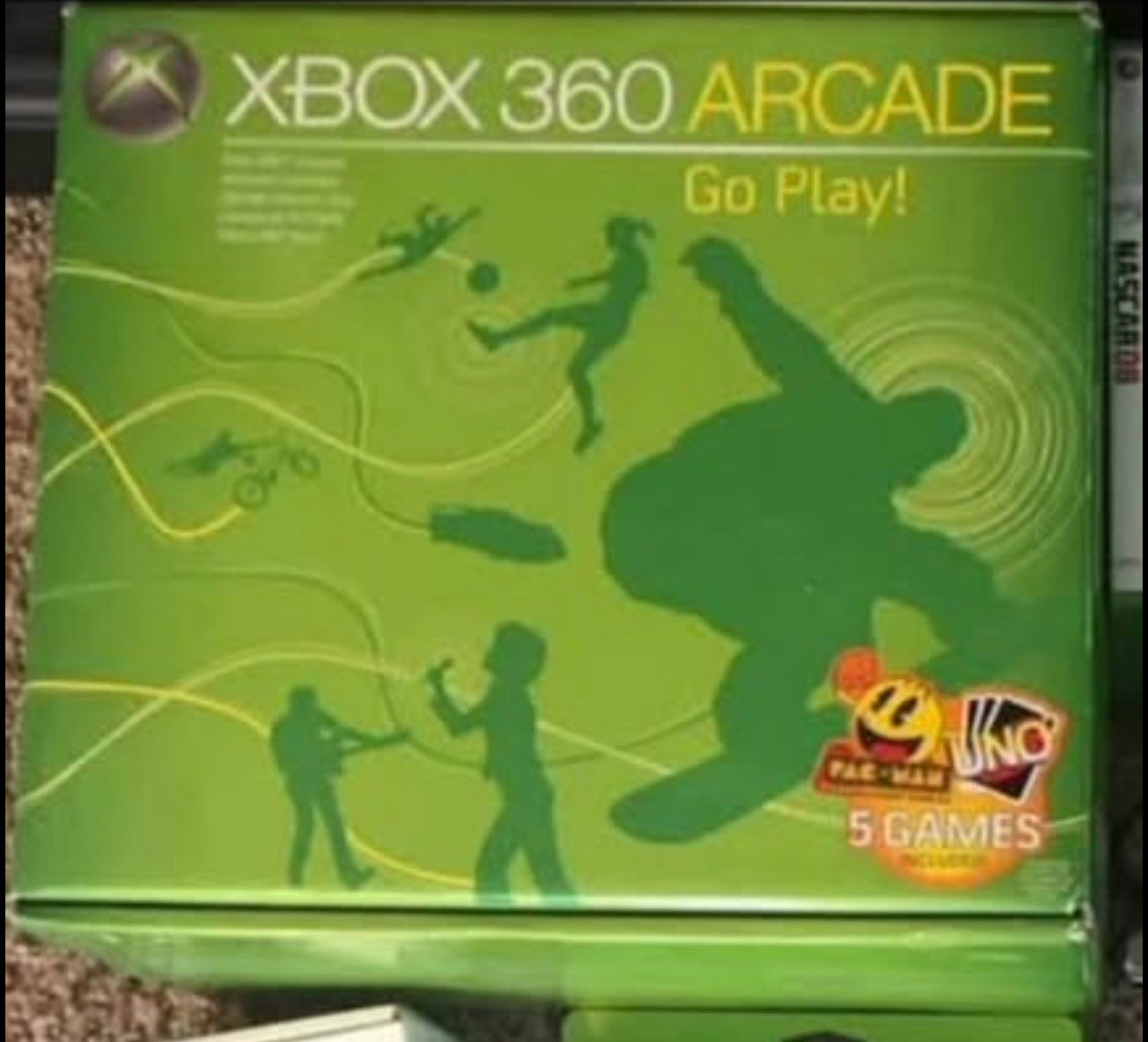 Microsoft Xbox 360 Arcade Console w/ Kinect, Controller, Nyko Intercooler, Games