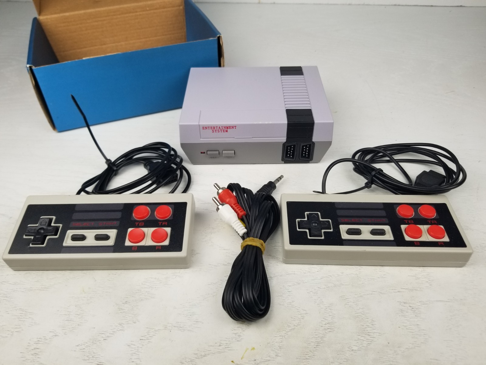 Mini Retro TV Game Console Classic 620 Games Built-in W/ 2 Controller