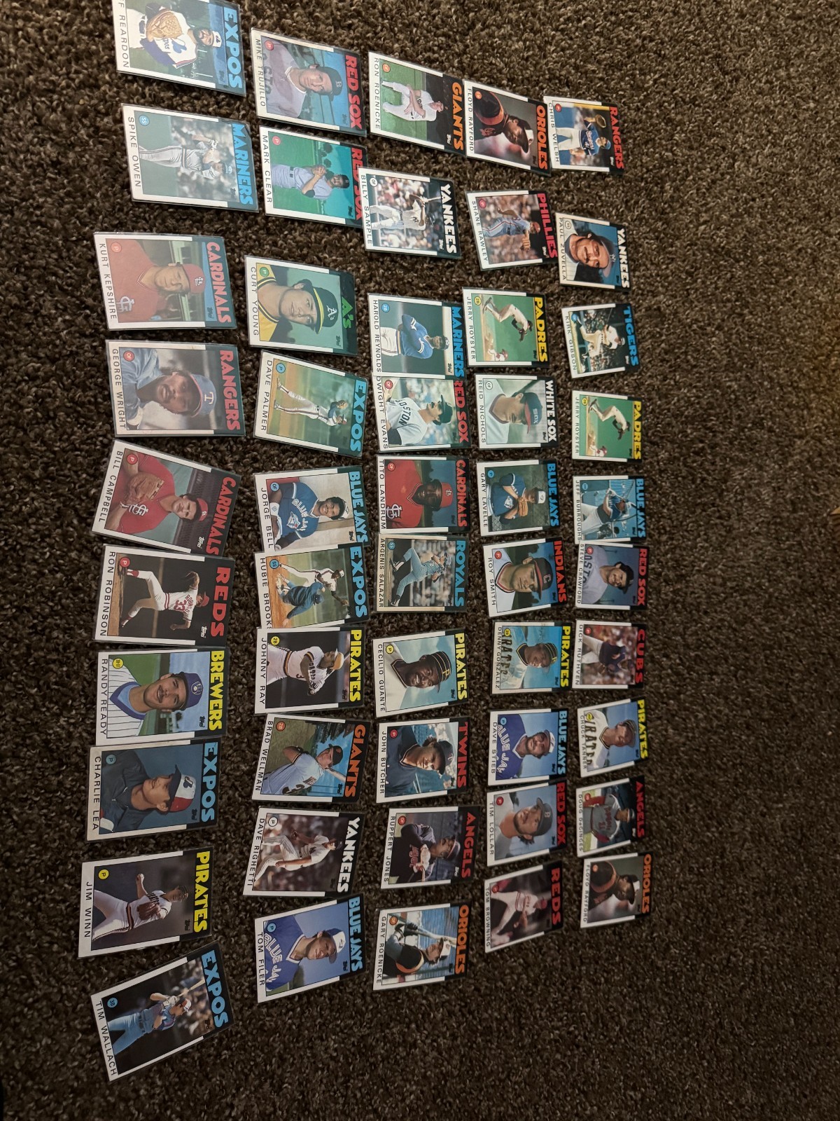 Lot of Vintage Baseball Cards(030)