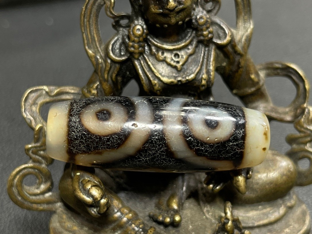 Old Tibetan Nepalese Himalayan Ancient 3 eye Old Dzi Talisman Beads Amulet 三眼天珠