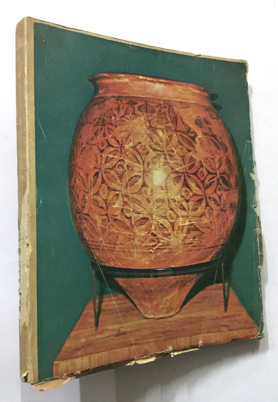 Abraham, T. M: Handicrafts In India. Graphics Columbia. 1964. New Delhi. 188p.