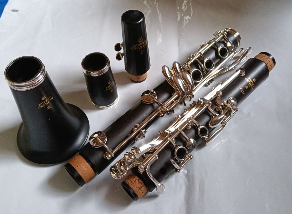 New logo crampons Bclarinet E12F Good condition