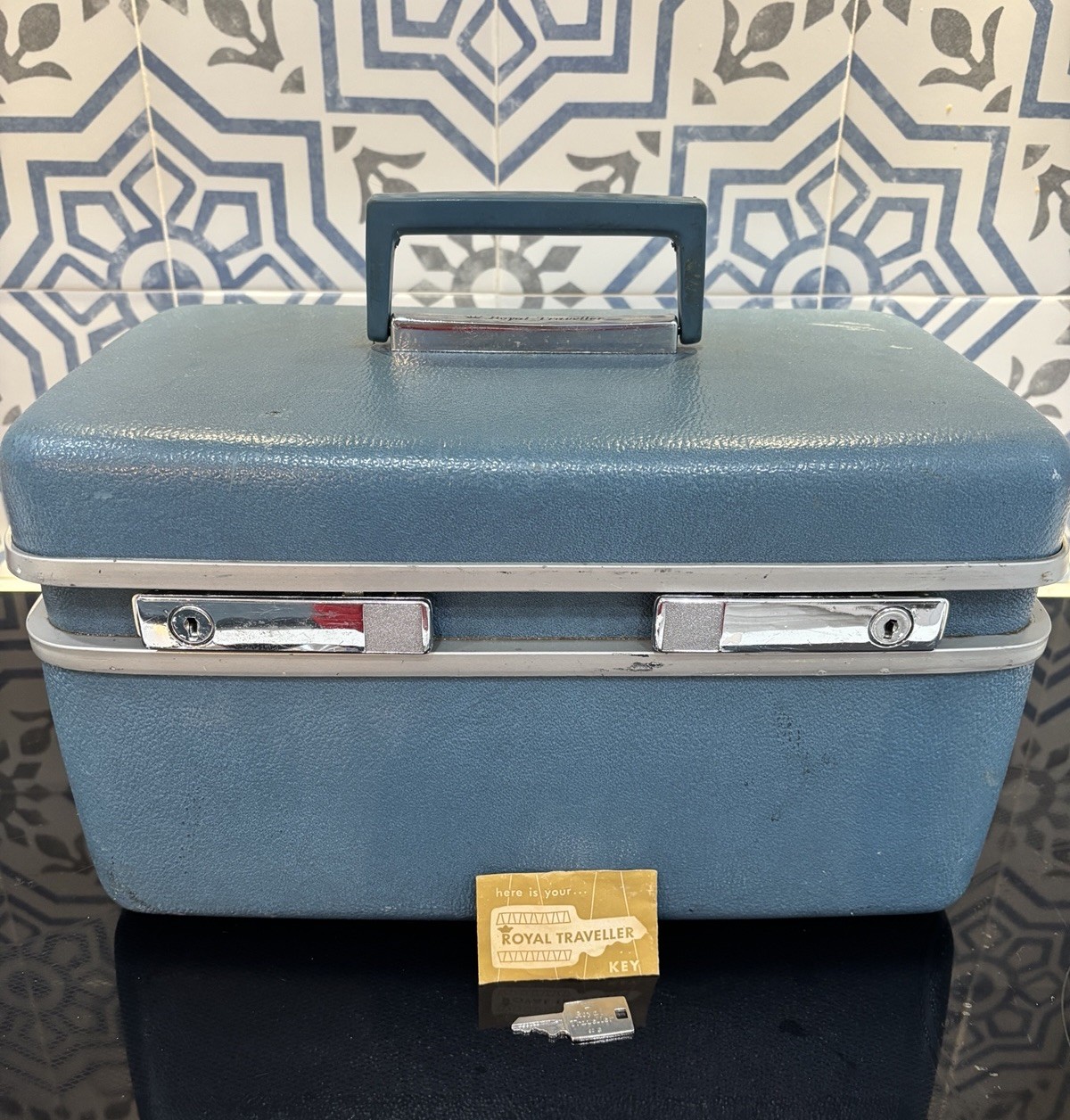 Samsonite Royal Traveler Medalist Blue Make Up Train Case w/ Tray Mirror & Key