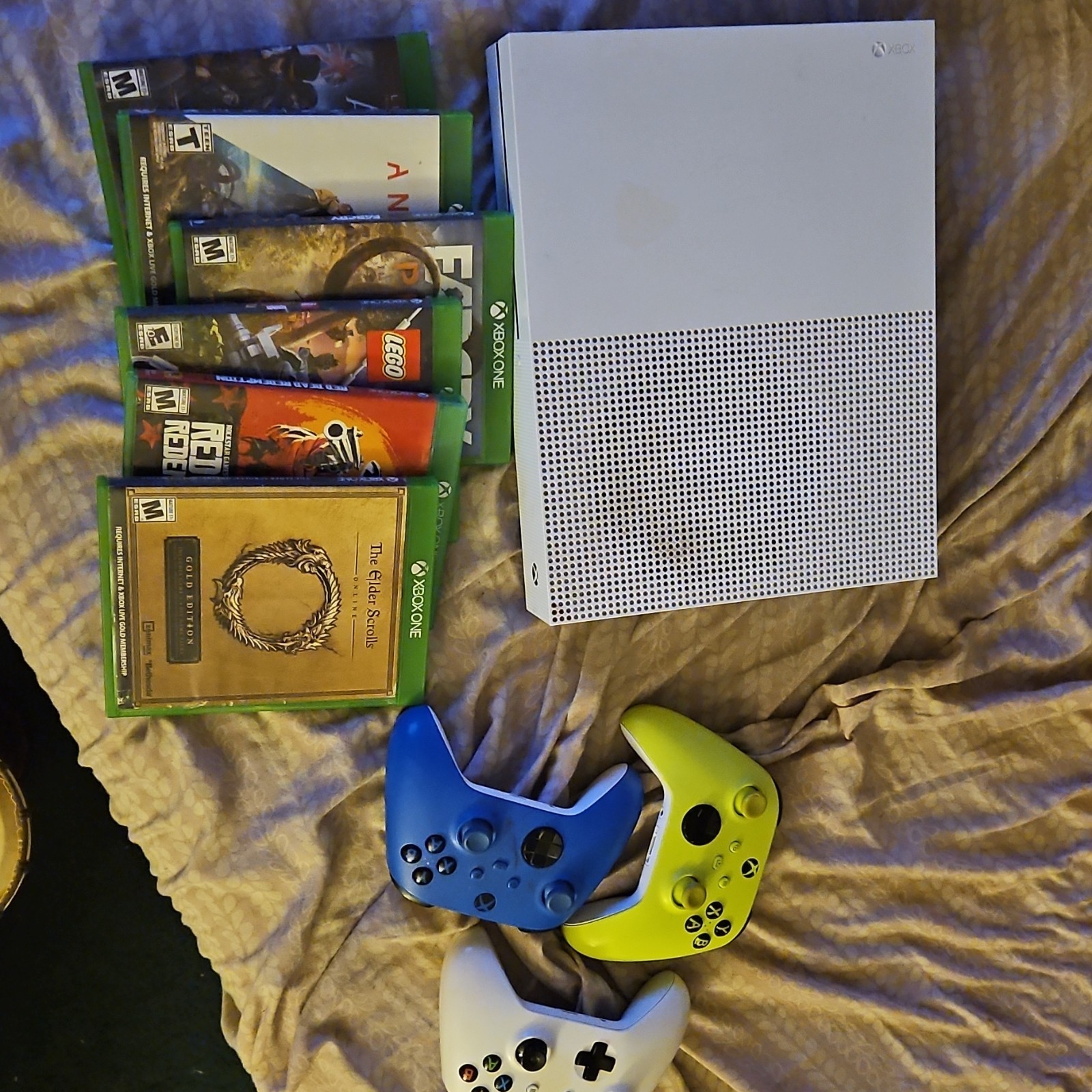 Xbox One S Console with 3 Controllers & 8 Action/Role-Playing Games