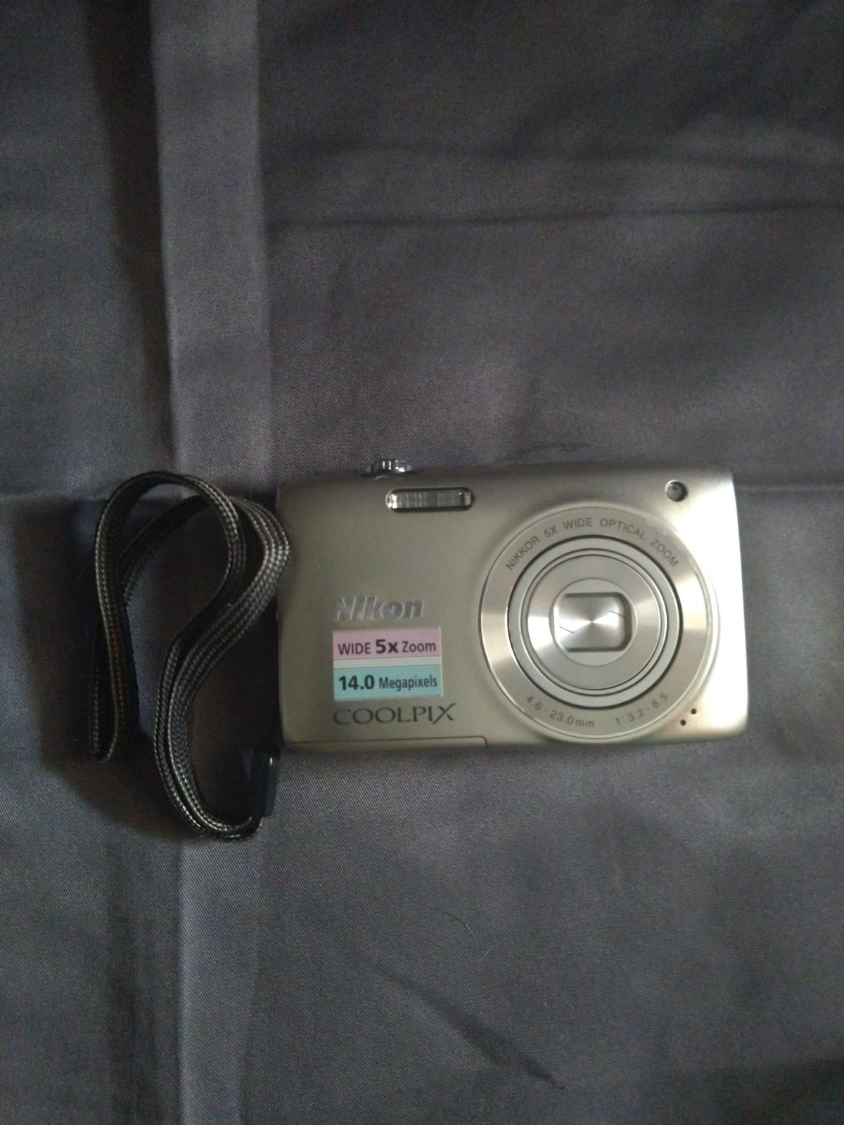 Nikon COOLPIX S3100 14.0MP Digital Camera - Silver Untested