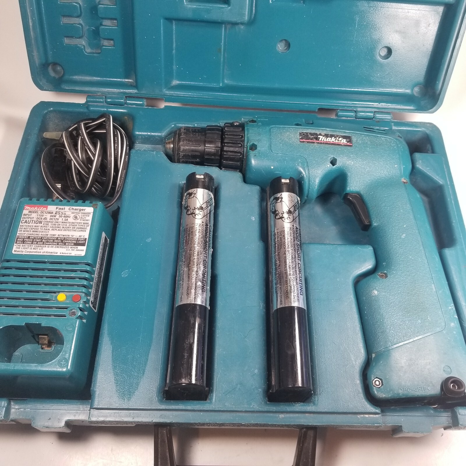 Makita 6011D Cordless Drill Driver, DC1290A Charger, 12V Battery, Carry Case 