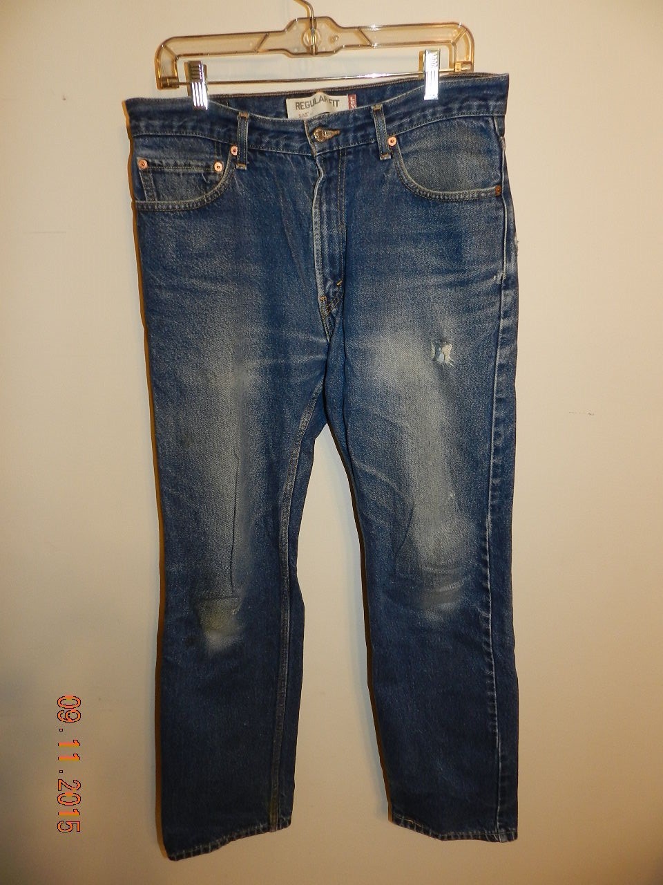 Awesome Country Wear 'n tear Mens 505 Levis Jeans 34 x 32  Regular Fit