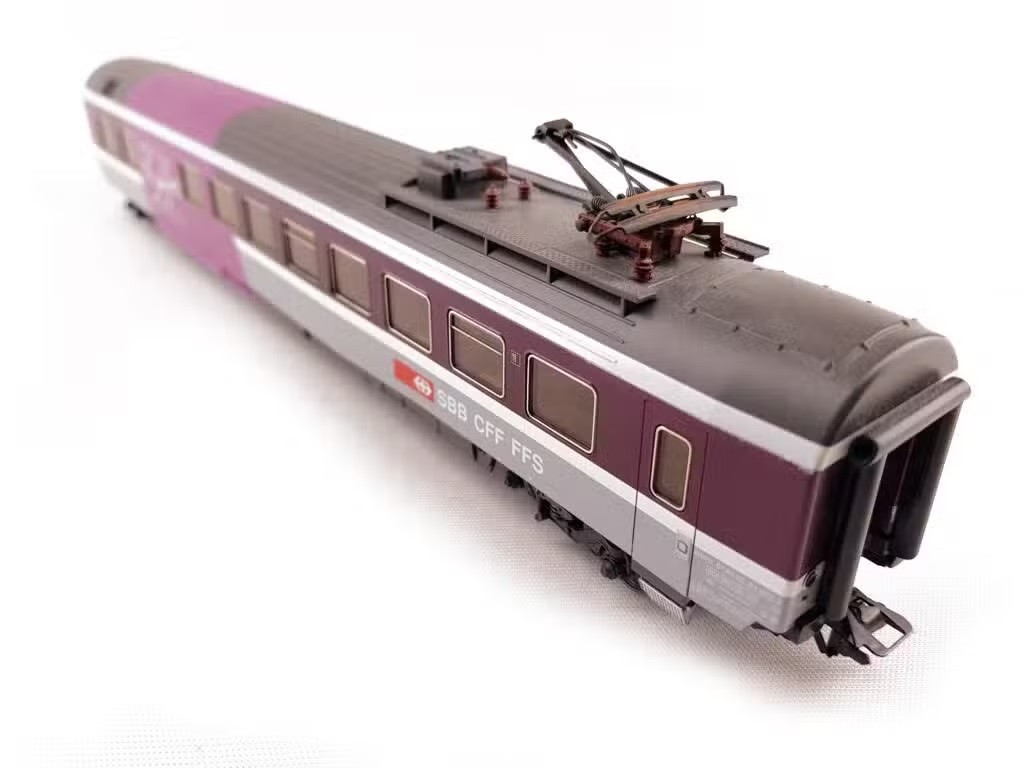 Märklin: D-Train Dining Car of SBB “Le Buffet Suisse” w/Pantograph - #4125 NEW!!