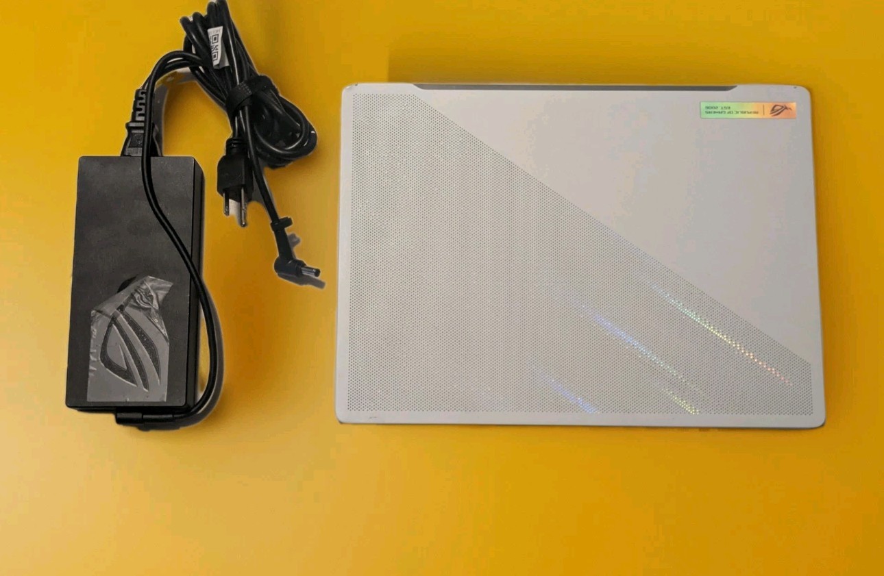 Asus ROG Zephyrus G14 GA402X 14" Ryzen 9 7940HS 4.0GHz 16GB RAM 512GB GeForce RT