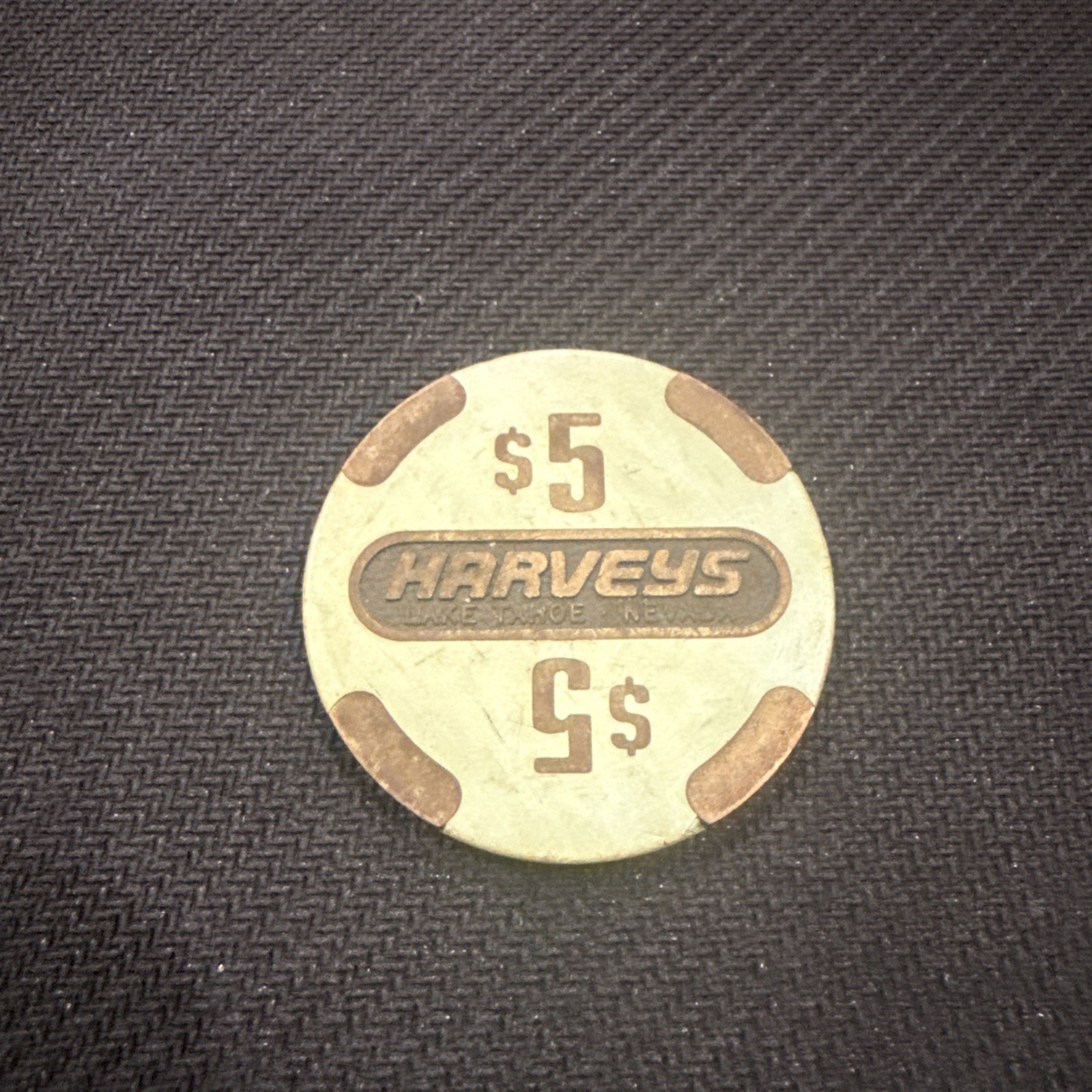 Harvey's Casino Lake Tahoe Nevada 1986 $5 Chip