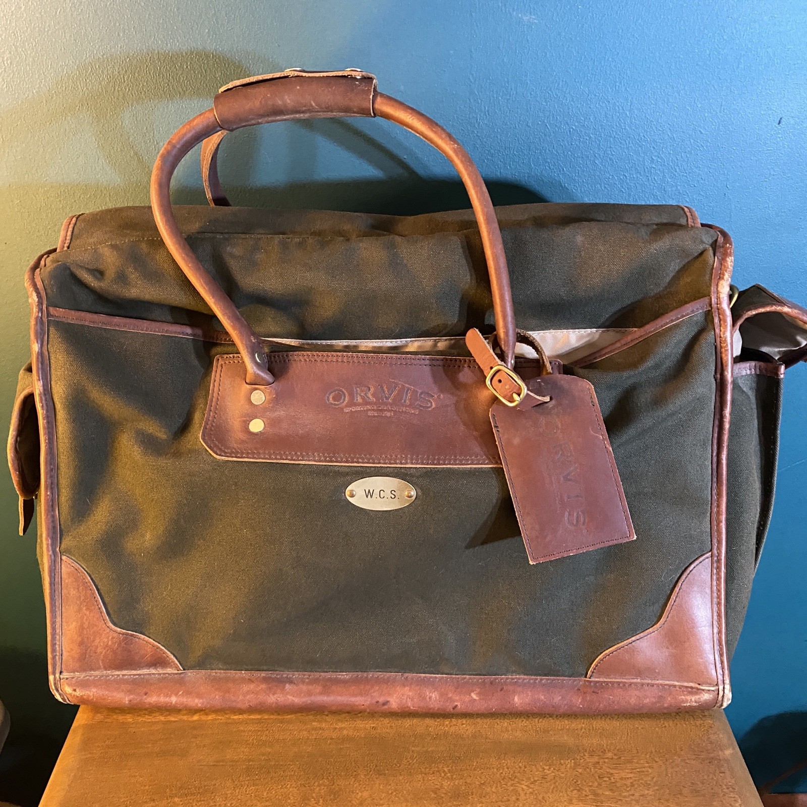 Vintage Orvis Battenkill Green Canvas & Leather Travel Weekend Bag Brass Accent