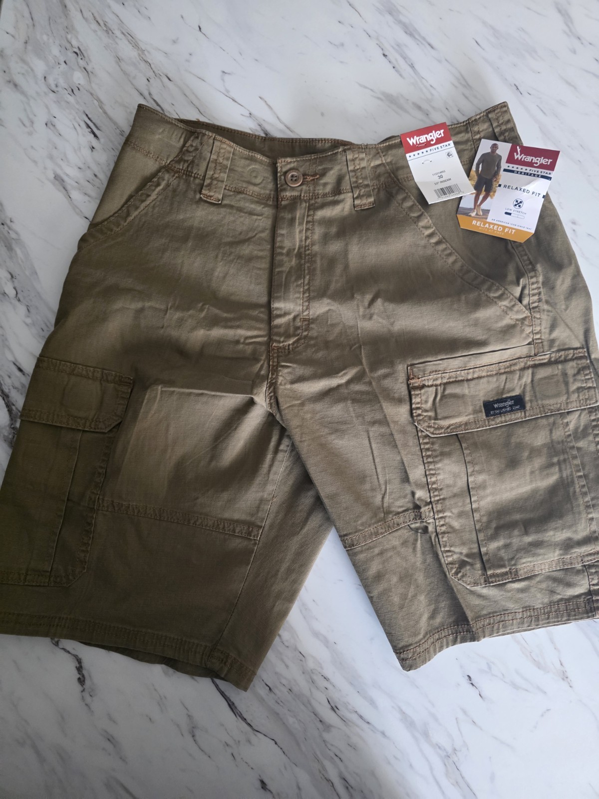 Wrangler Mens Five Star Heritage Relaxed Fit Cargo Shorts Size 30 Inseam 10 NWT