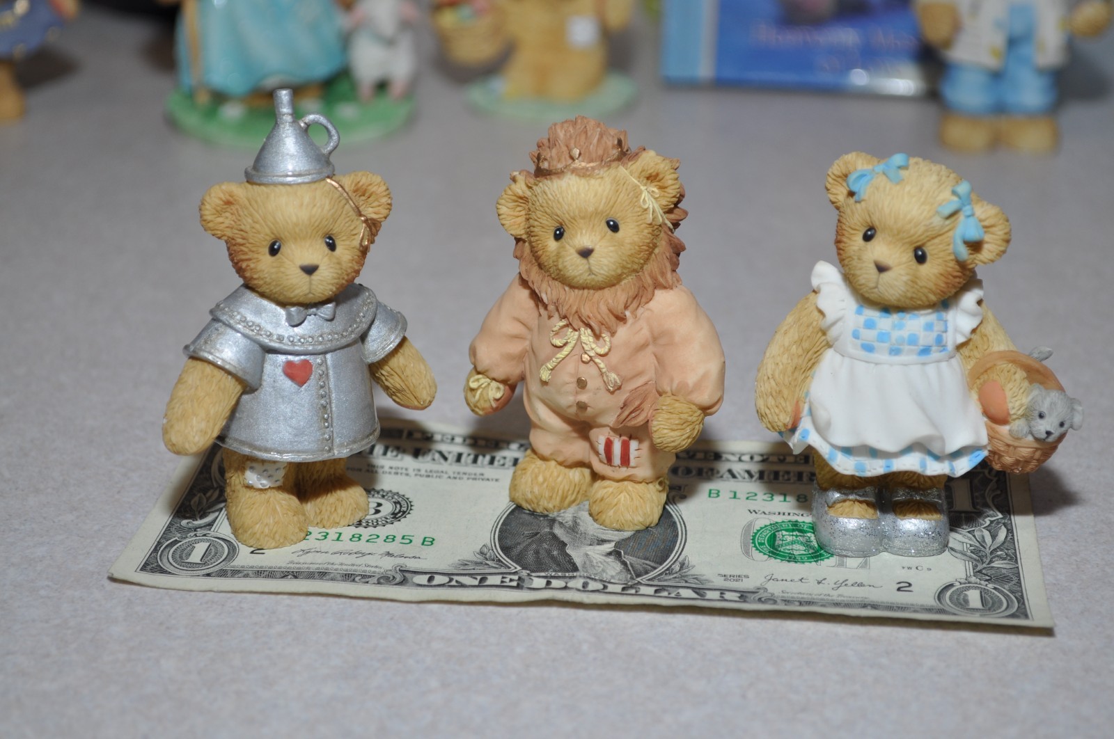 CHERISHED TEDDIES - SET 3-Wizard of OZ -Follow the Yellow Brick Road collection