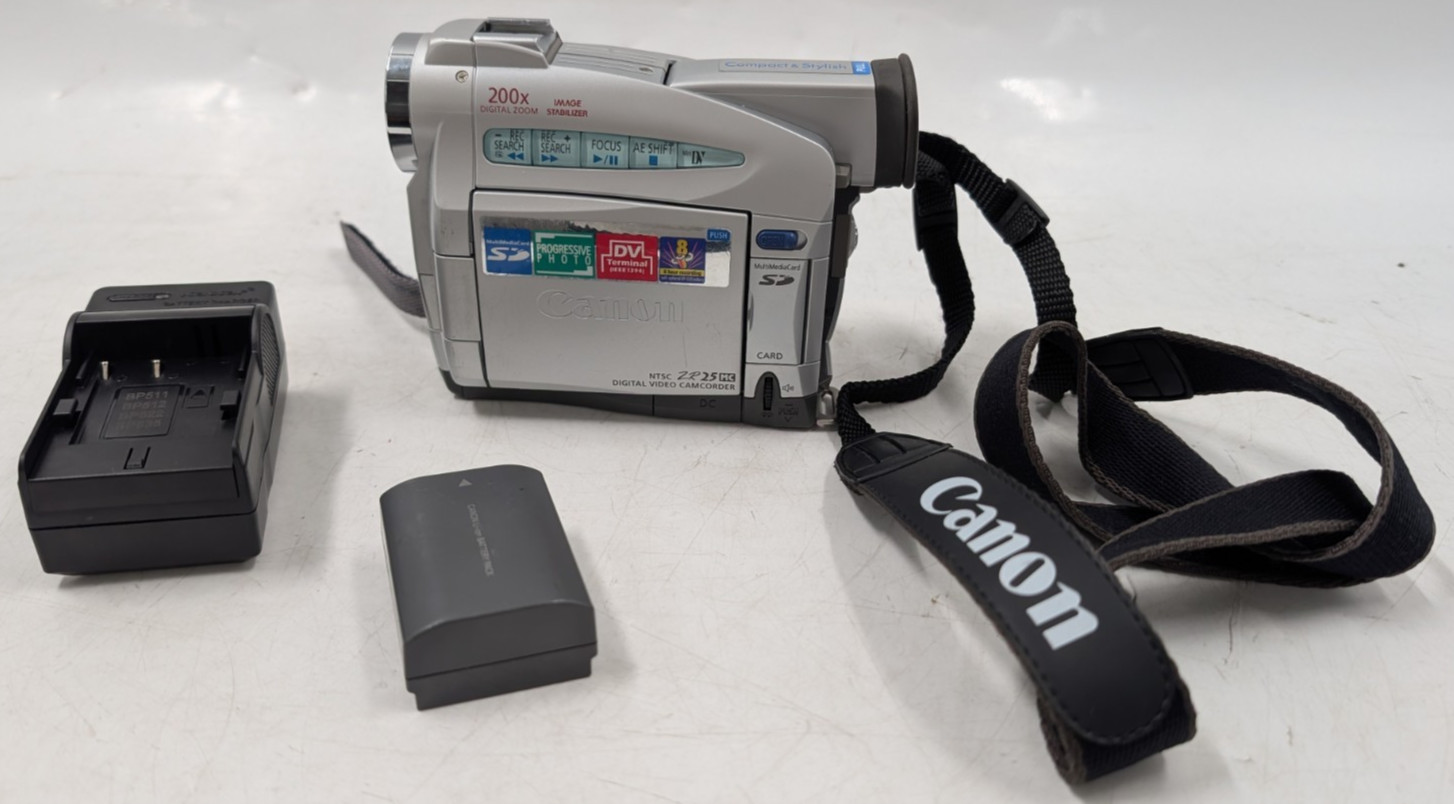 Canon ZR25MC Mini DV Camcorder w/ Charger and Battery *Tested* GC-6484