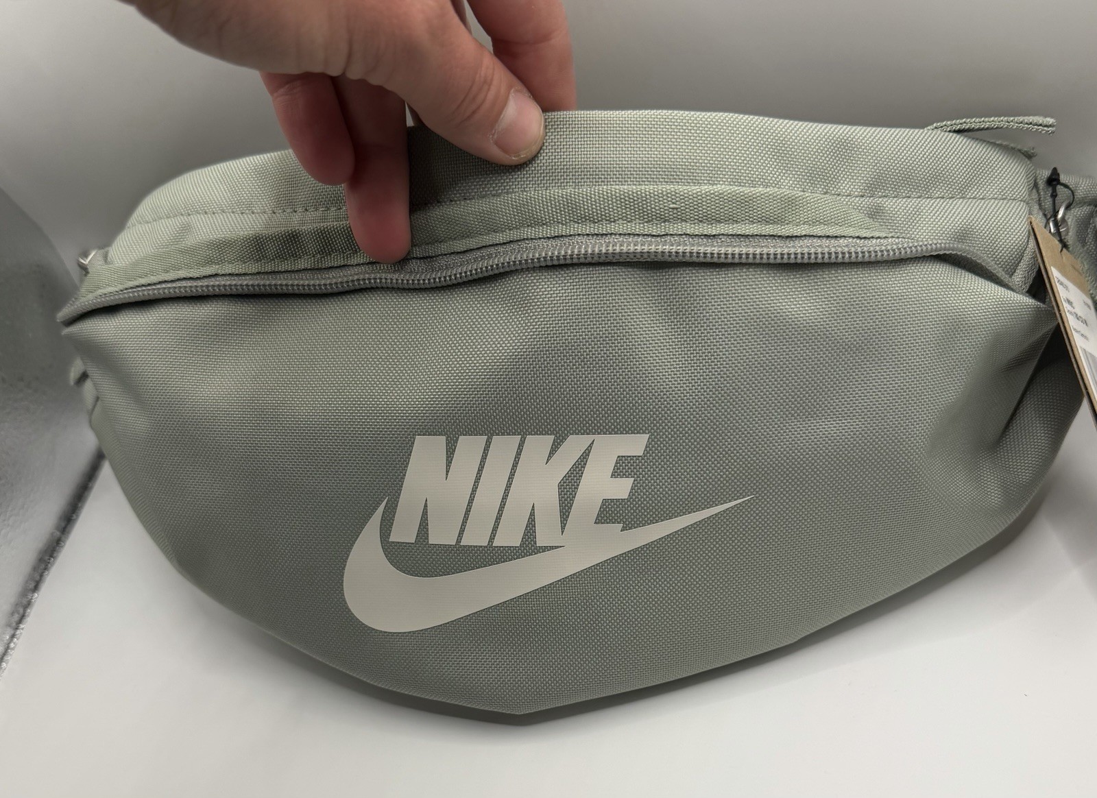 Nike mint Belt Bag Fanny Pack Zip Closure Adjustable Strap Inner Pockets