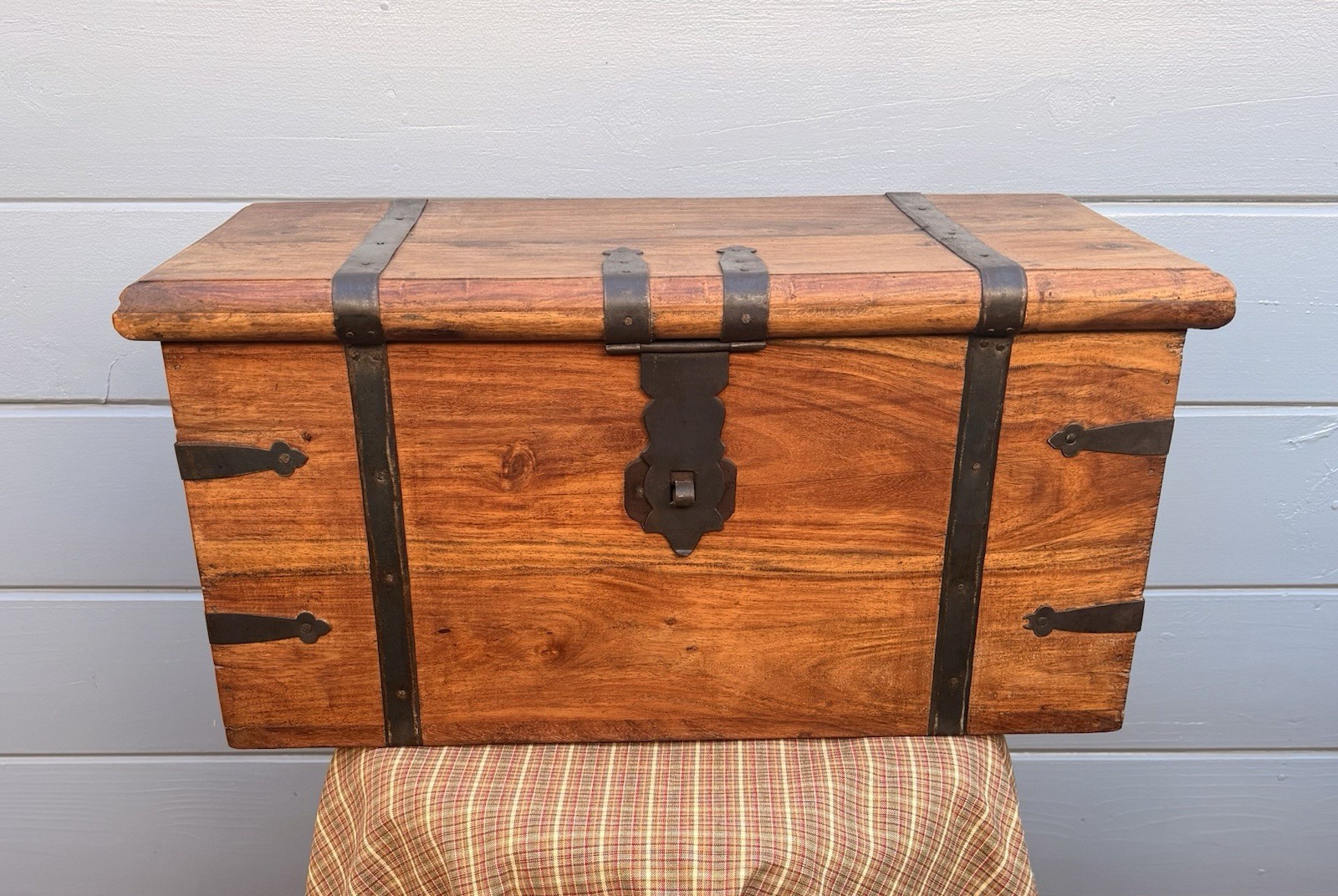 Vintage Wooden Trunk Chest With Handles / 22 1/2”