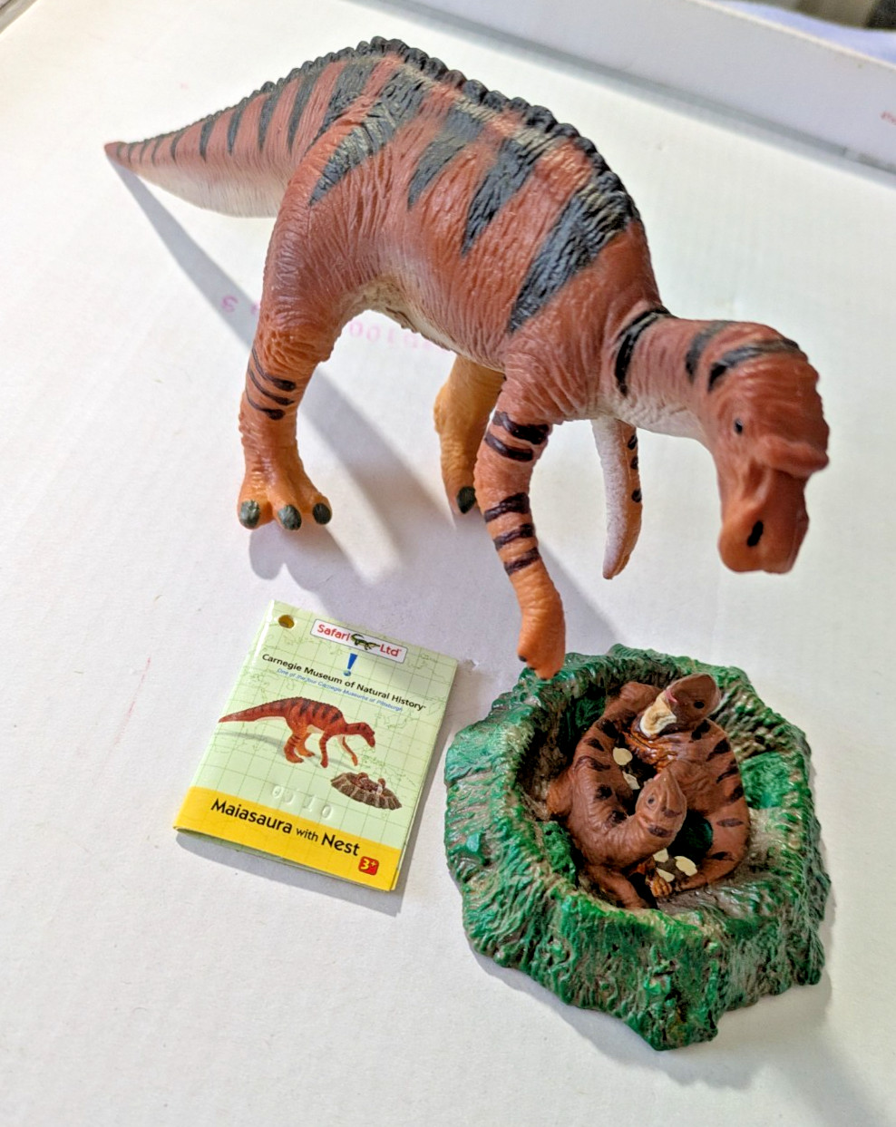 1995 Maiasaura with Nest Figure Toy Safari Ltd Carnegie Dinosaur