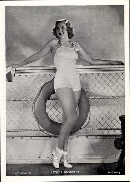 Photo Actress Esther Brodeley, Portrait in Swimsuit - 10682334