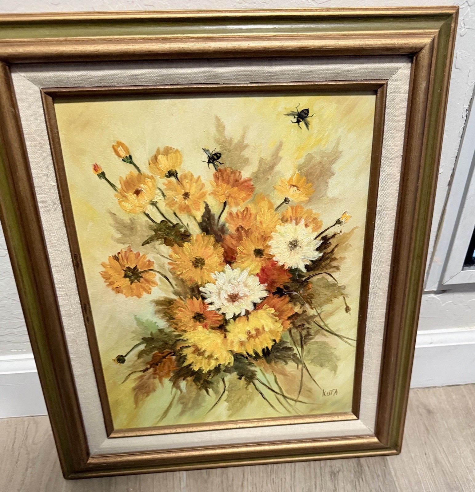 VTG Floral Still Life Oil Painting  Chrysanthemums Bees Signed Framed 16x18