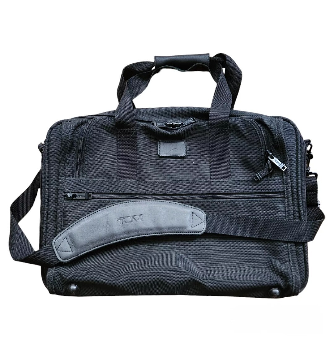 Tumi Black Nylon Carry On Expandable Luggage Laptop Shoulder Travel Bag 2676D3