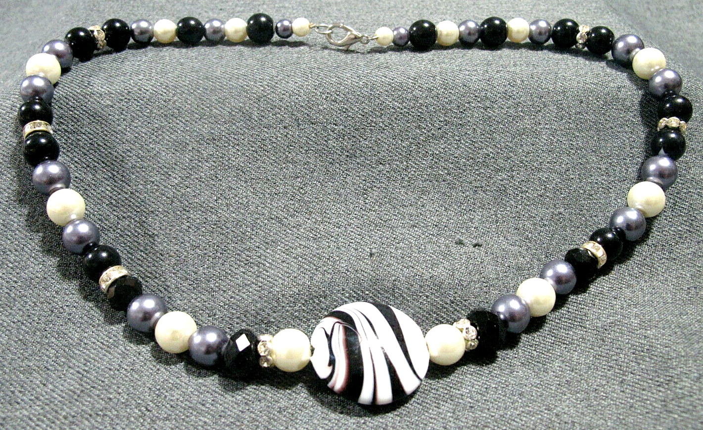 Vintage rhinestones metal rings glass faceted crystals & faux pearls necklace