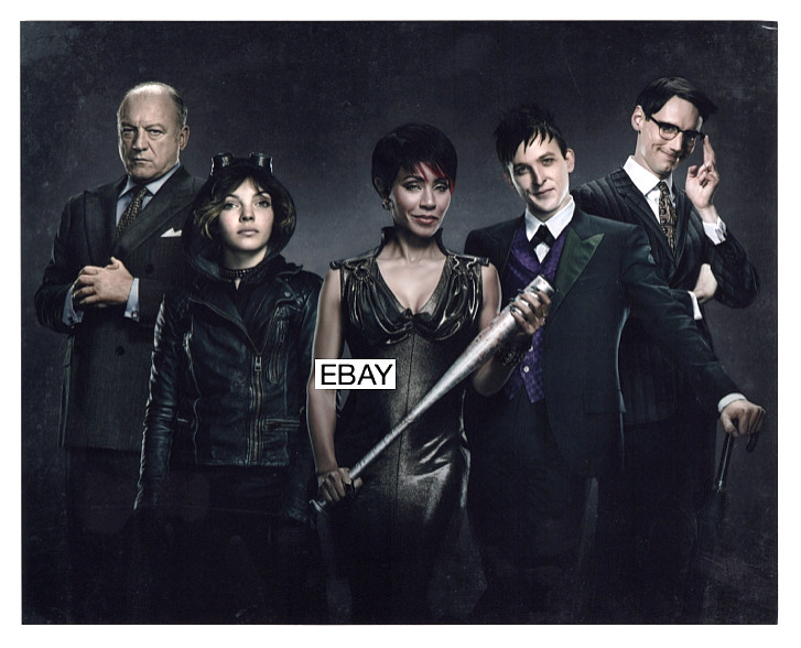 SALE: GOTHAM 2014 DC COMICS TV PROMO PHOTO BATMAN PENGUIN CATWOMAN