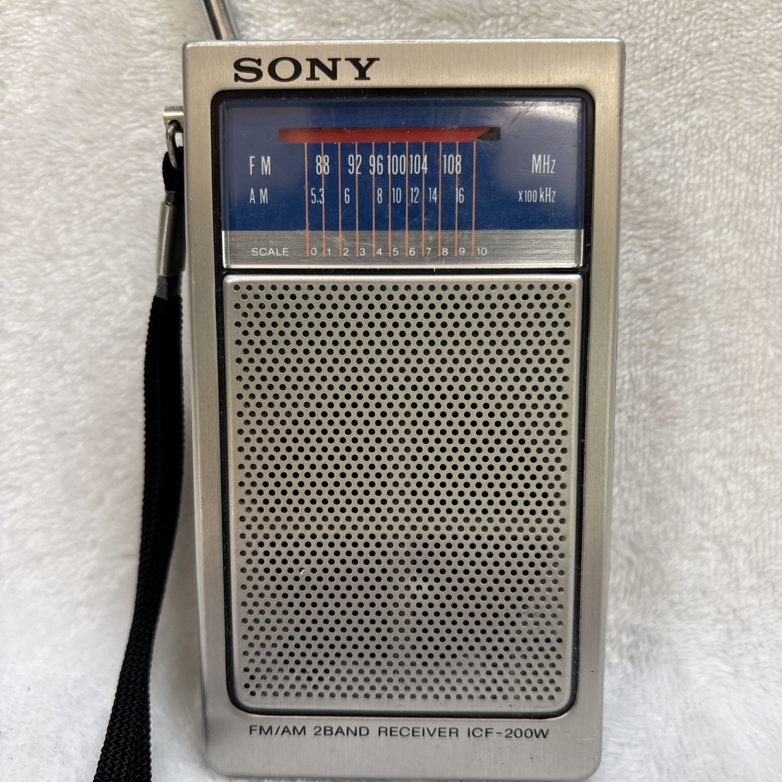 Vintage 1970s SONY Model No. ICF-200W AM & FM Transistor Radio For Parts Only