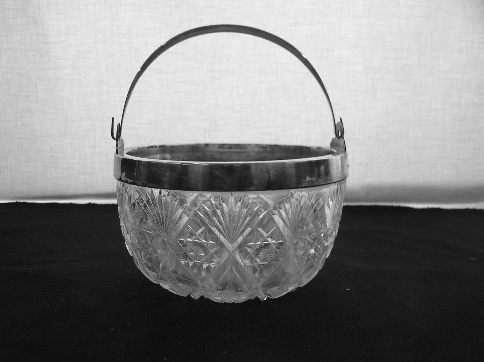 American Brilliant Cut Glass 1876-1916 Hawkes Devonshire handled flower basket