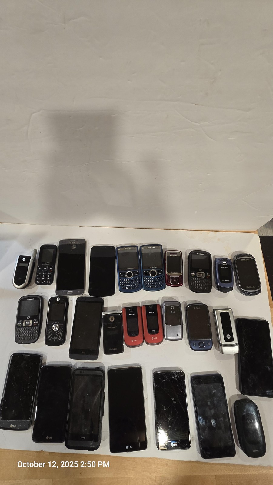 Mixed Cell Phone Lot 30+ Parts Repair Samsung LG Motorola HTC Nokia Smartphones