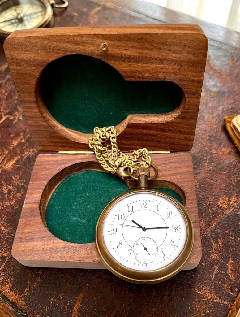 Vintage Pocket Watch Quartz Pendant with Chain and Wooden Gift Box