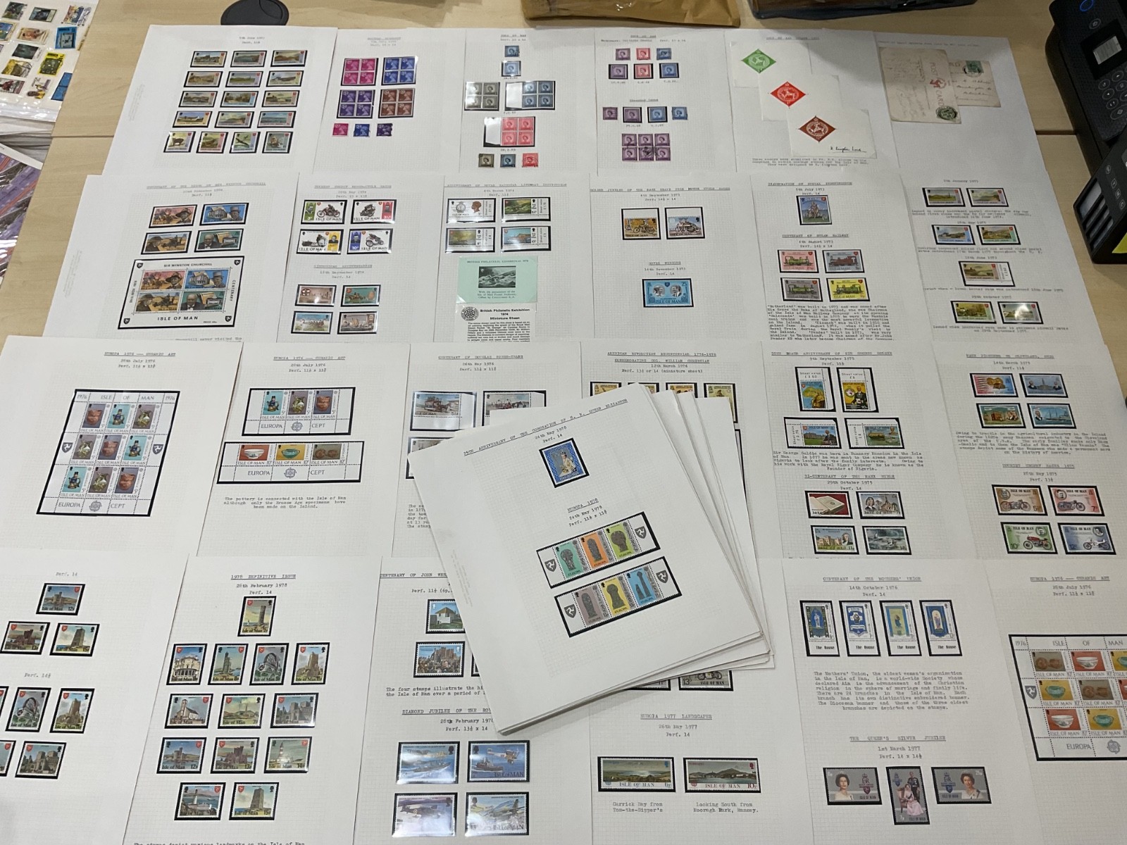 Isle of Man stamps + covers + airmails. 69 leaves. G34