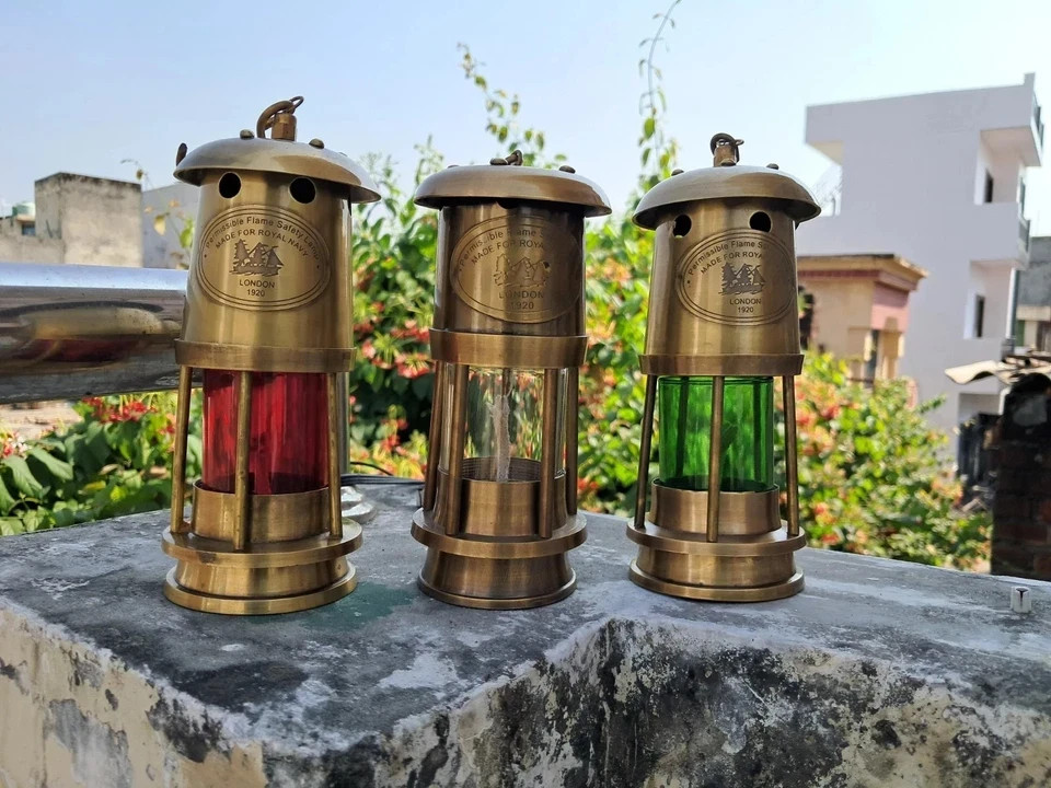 Vintage Maritime Brass Oil Lamps (Set of 3) – Nautical Ship Lantern Lighting