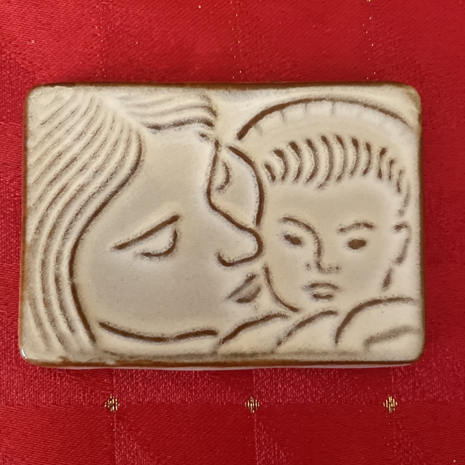 Vtg Nicodemus Pottery Mother & Child  Ornament USA Gray Russet Brown 3.5”x2.5”