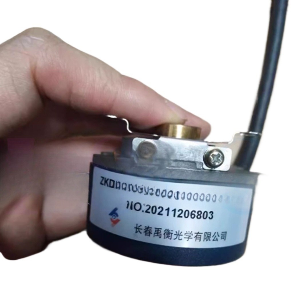 QTY:1 NEW ZKD-56U-250BM/4P-G05L-C-0.7m Rotary Encoder *tn