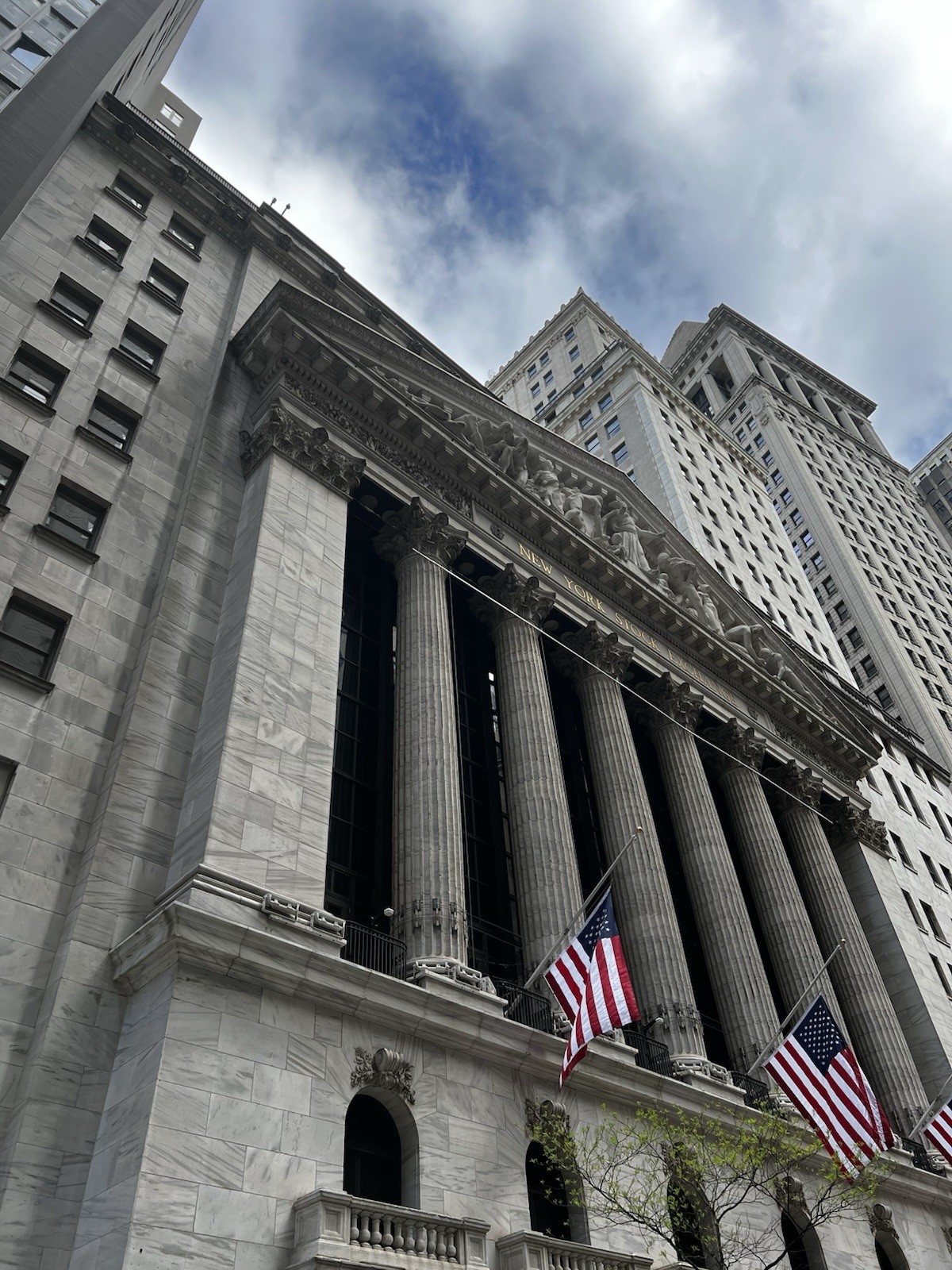 WallStreetDeals.com Domain Name for Sale, Easy to recall Wall Street website 