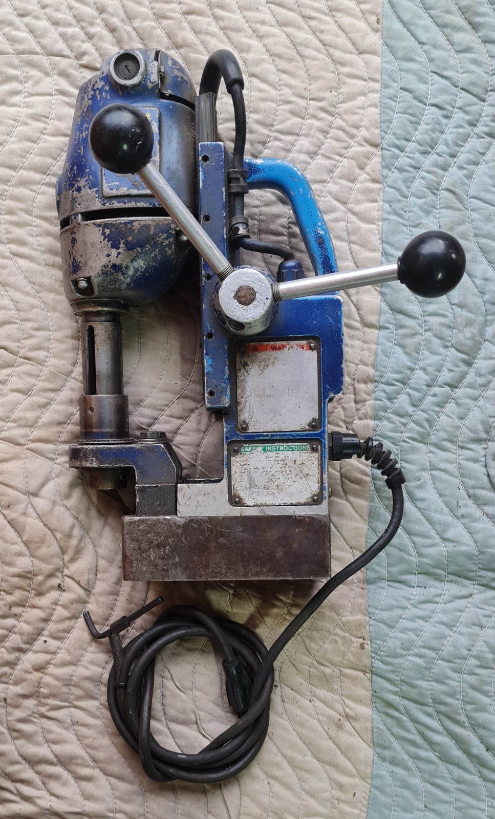 Hougen 10904 120V Magnetic Base Drill Magnet Tested-Working