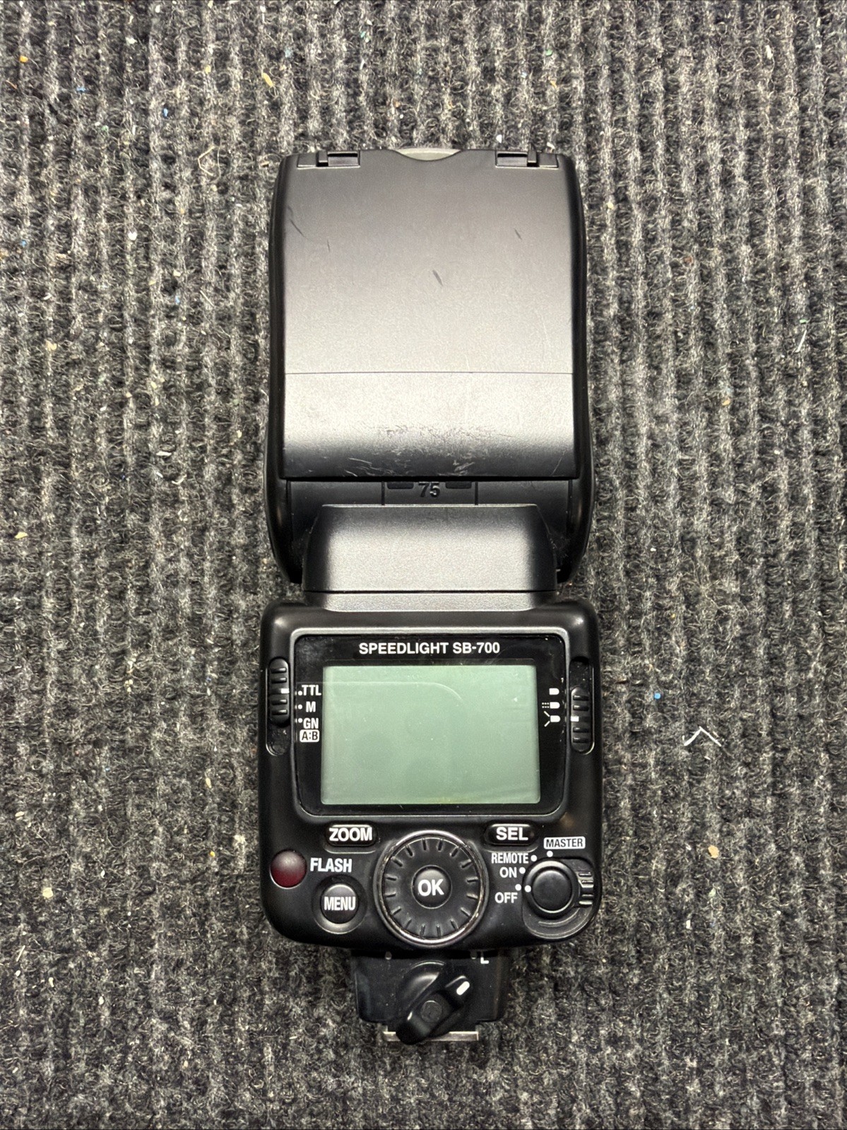 Nikon Speedlight SB-700 Camera Flash READ DESCRIPTION