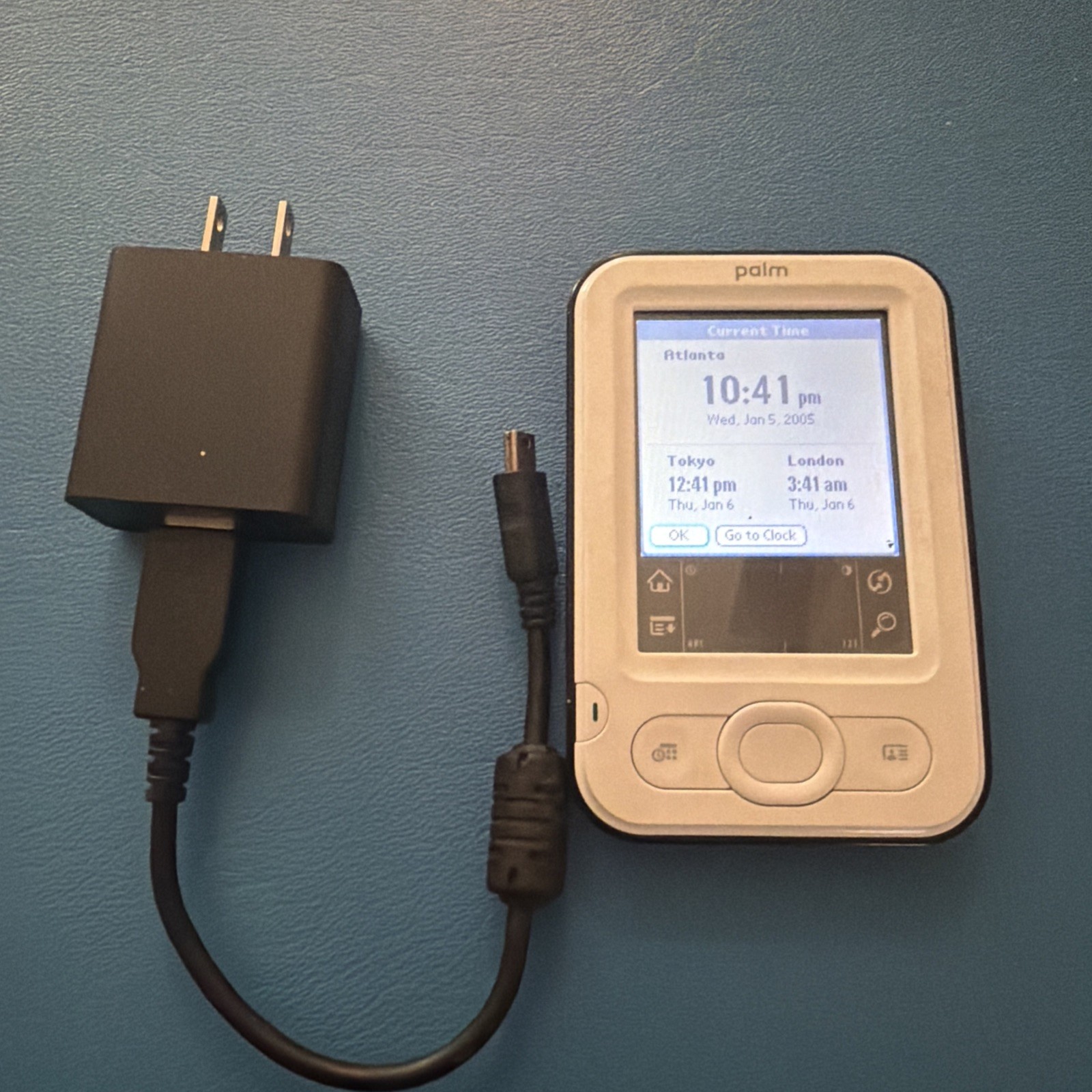 Palm Z22 White Handheld Touchscreen PalmOS Working PDA Pilot Digital Organizer