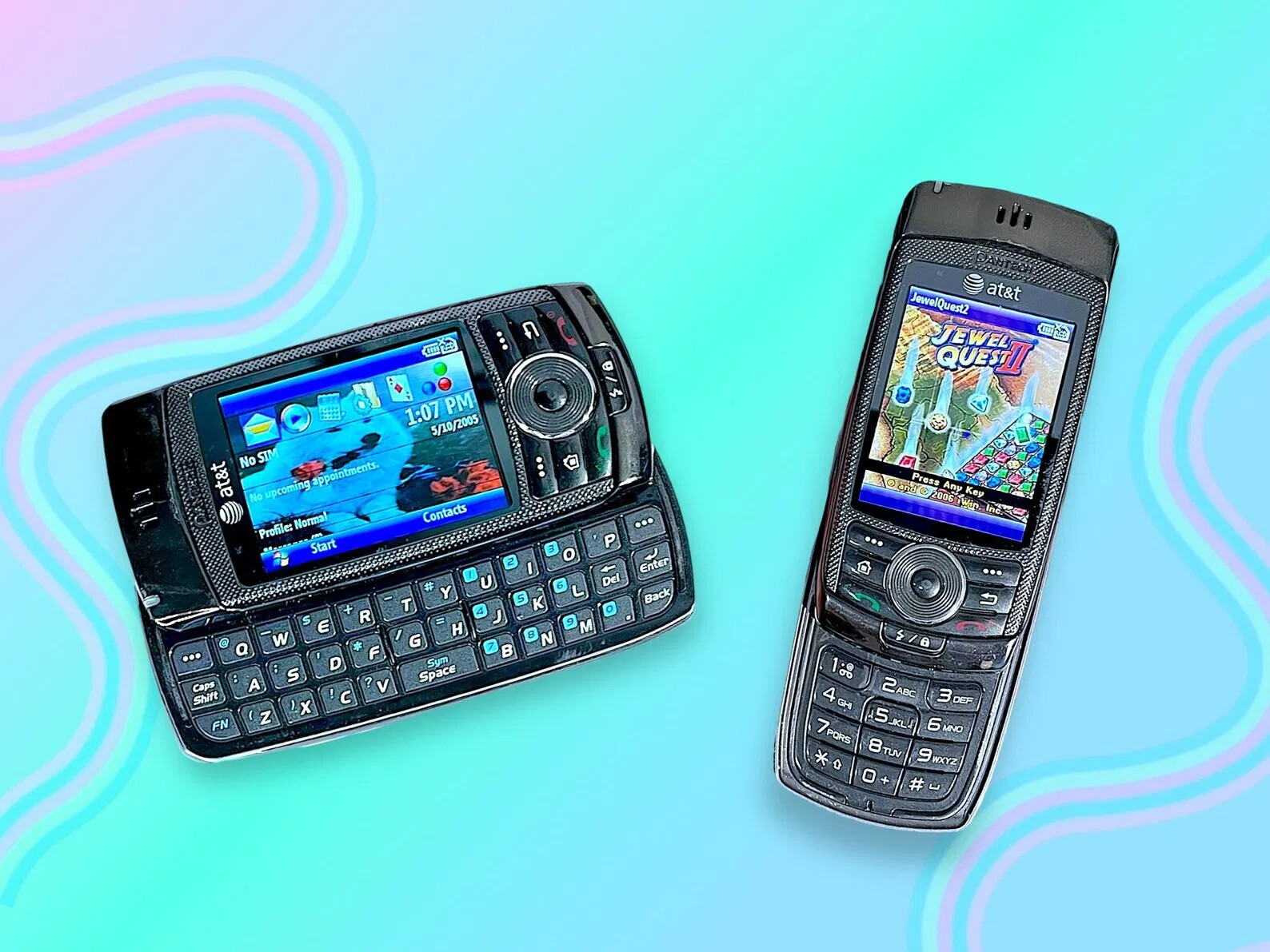 Vintage Y2K Pantech Keyboard Cell Phone. Rare. Works!