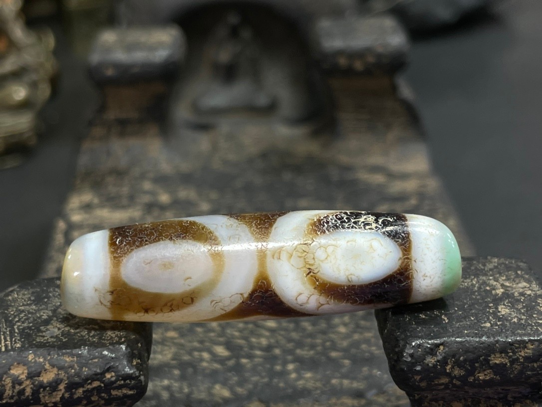 Old Tibetan Nepalese Himalayan Ancient 3 eye Old Dzi Talisman Beads Amulet 三眼天珠