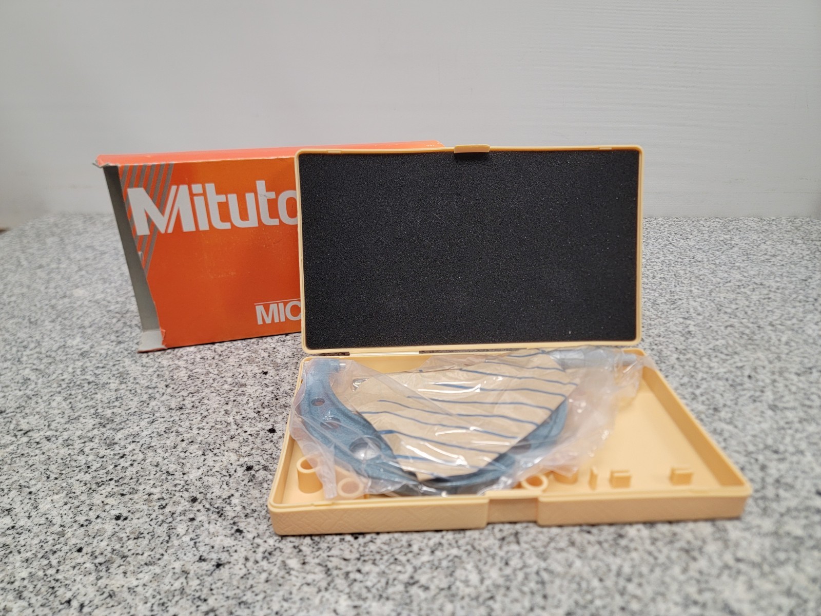 Mitutoyo 4-5" Micrometer 103-219