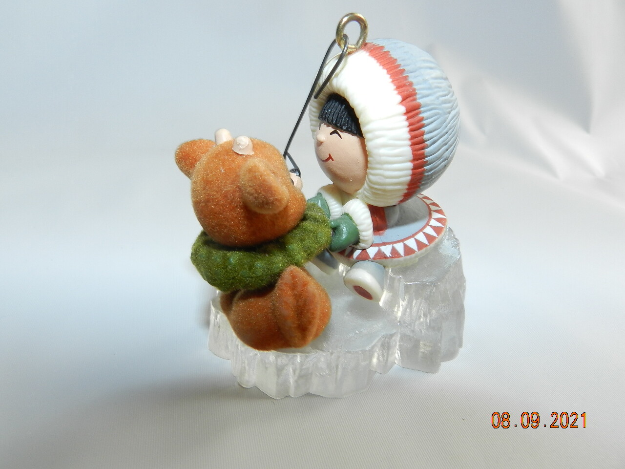 1986 Hallmark "Frosty Friends # 7" Ornament 