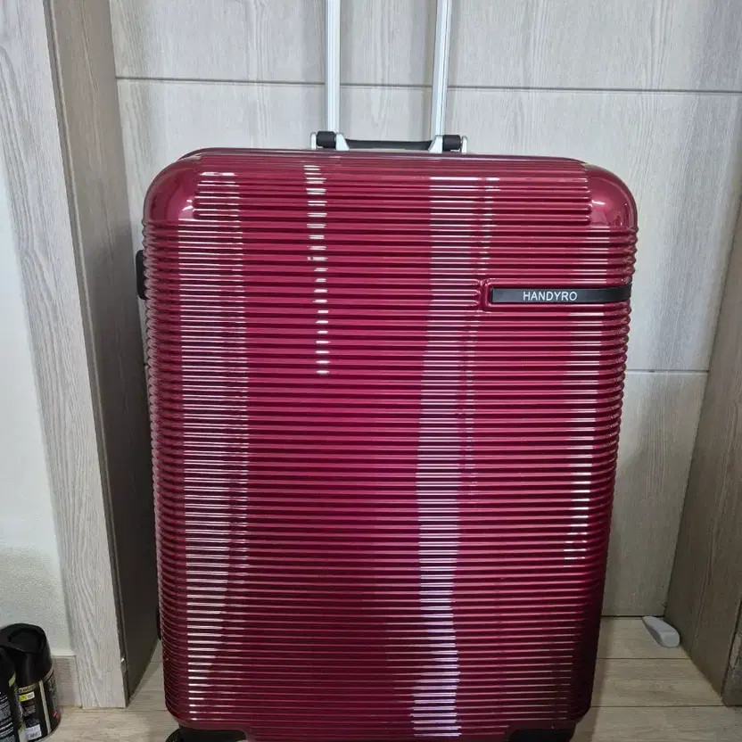 28 Inch Hard Shell Travel Suitcase Burgundy Lightweight Luggage