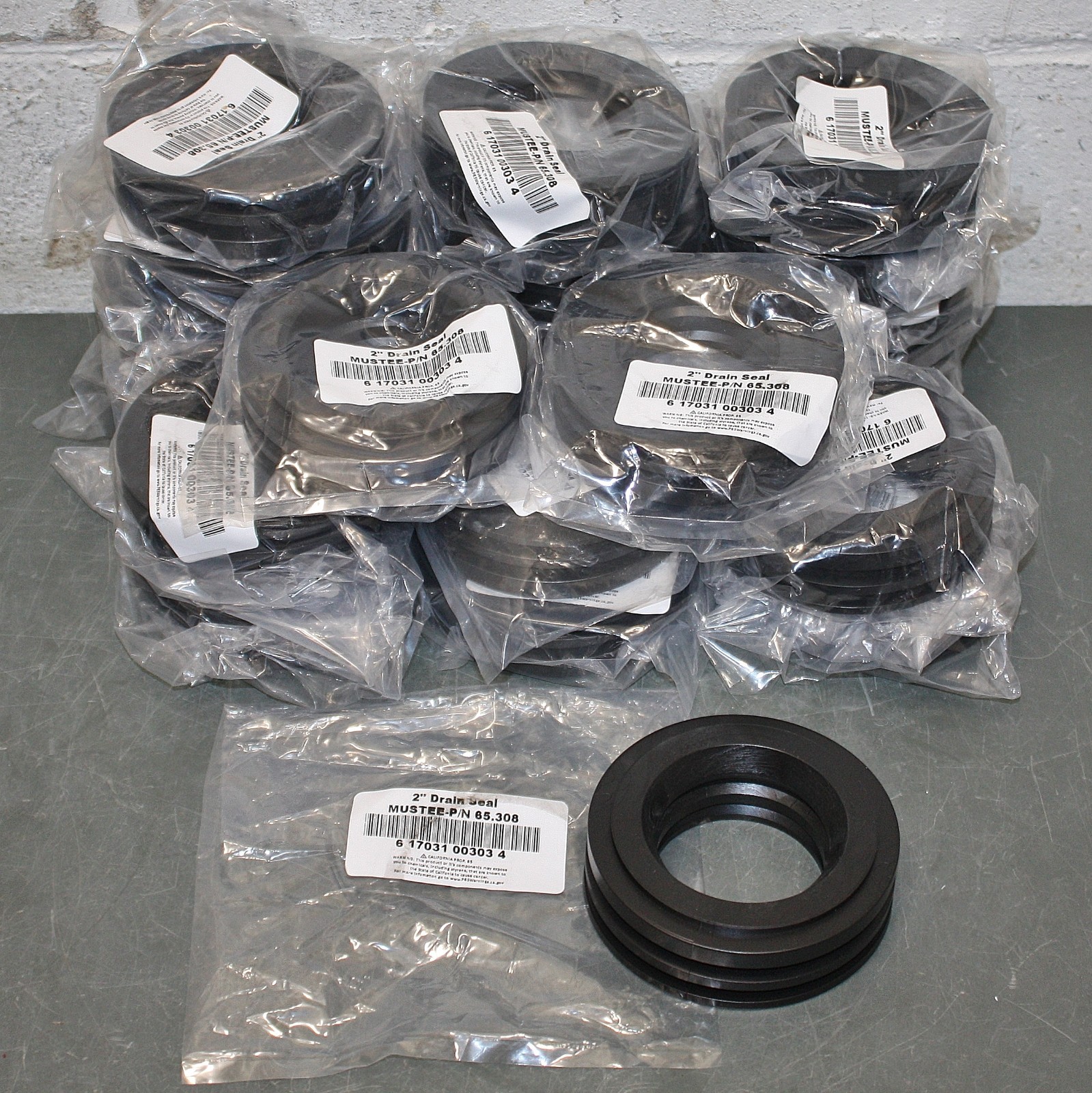 (25) Mustee Drain Seals 65.308, 2" Pipe x 4" OD, No Hub, Rubber, Round, Black