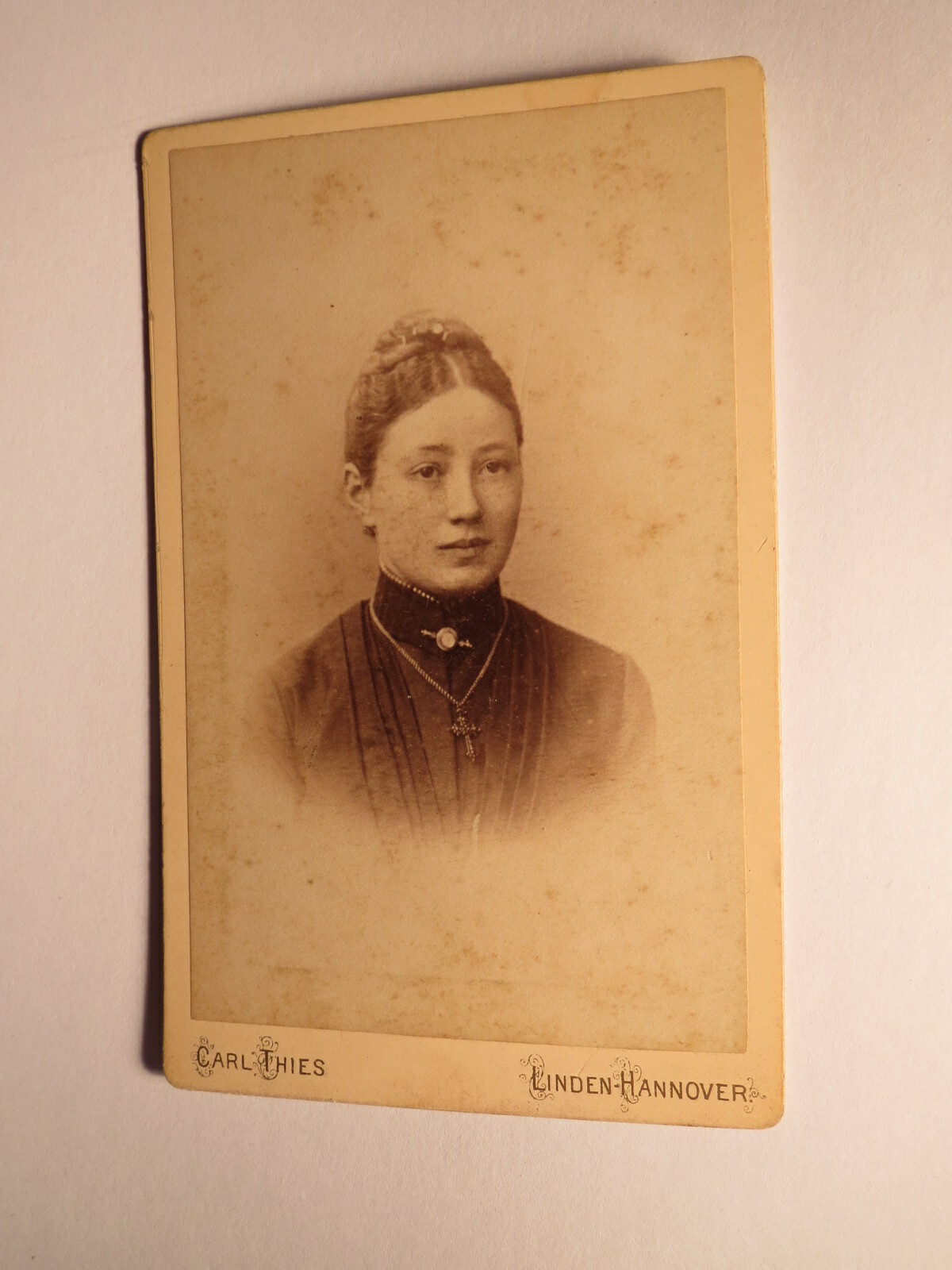 Girl - young woman - portrait / CDV Carl Thies Linden Hanover