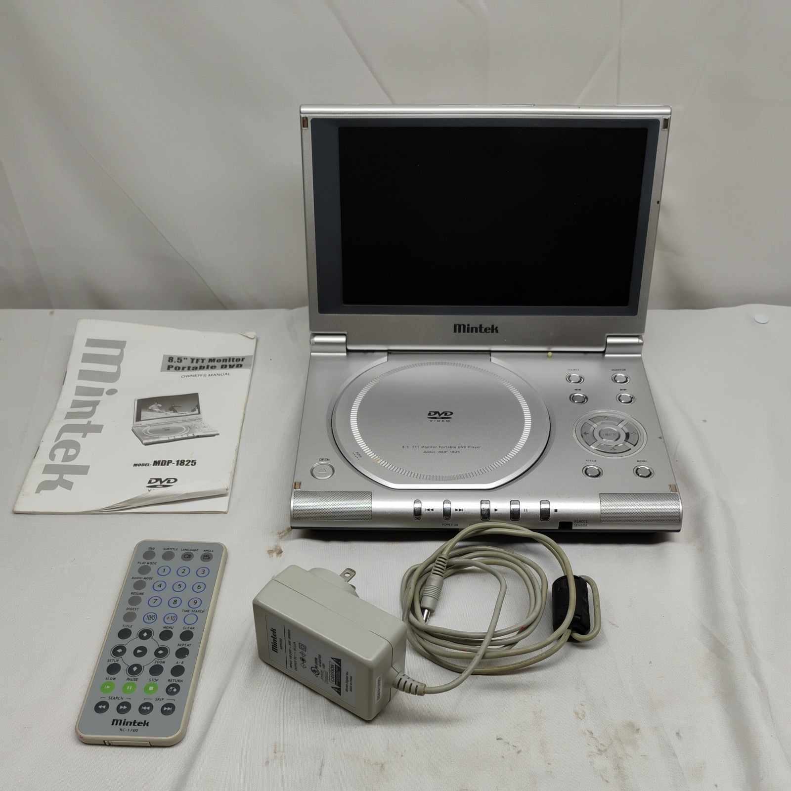 Mintek MDP-1825 Portable DVD Player  8.5” Screen W/ Remote and Charger 