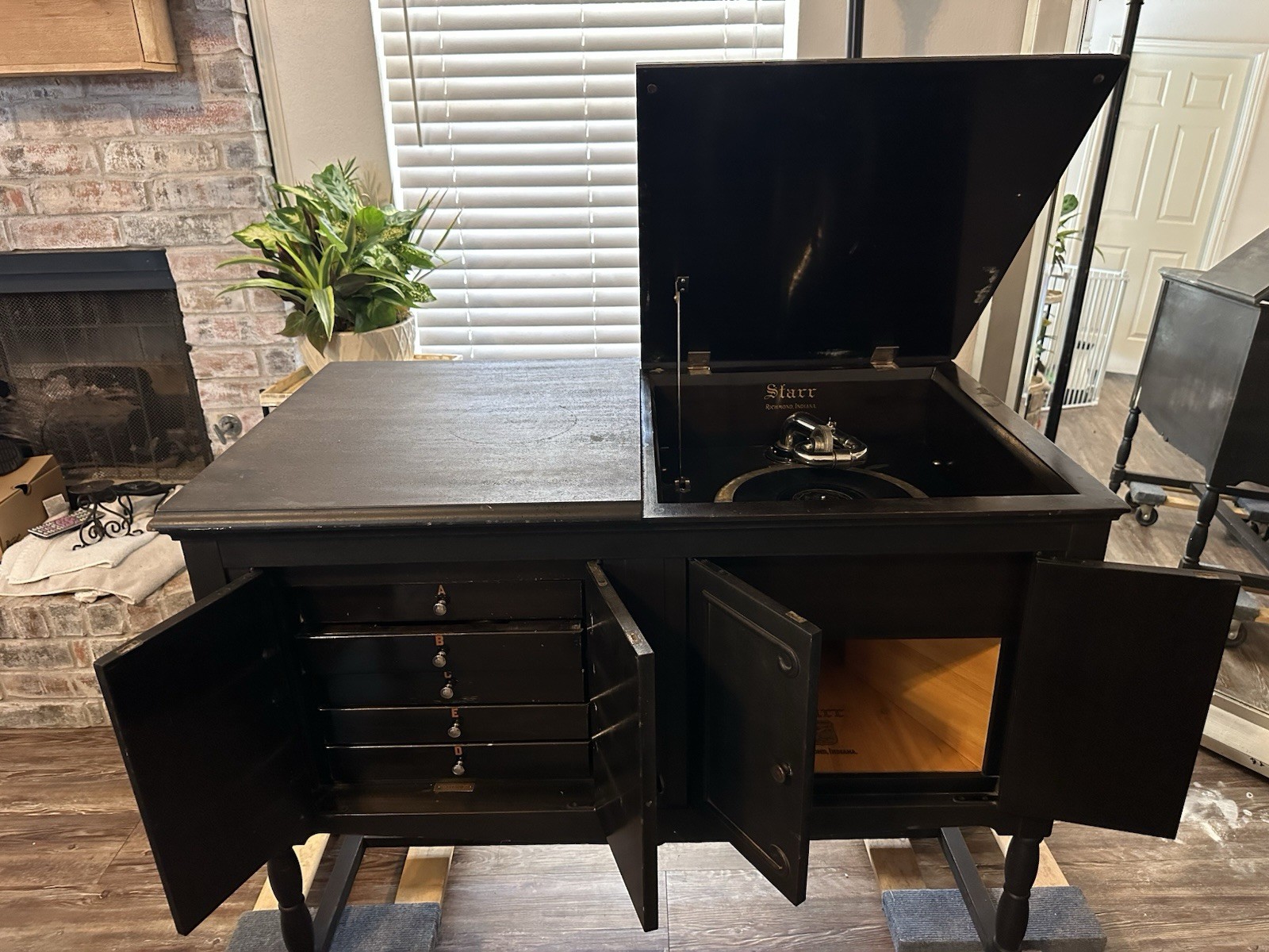 Victorola Starr Phonograph 1912 18 Records And Extra styluses Works Beautiful 