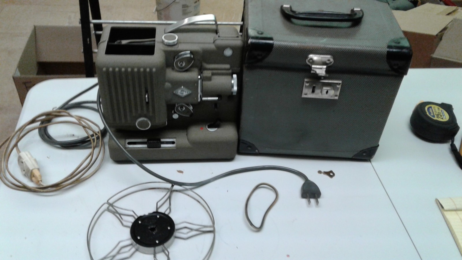 VINTAGE EUMIG WIEN TYPE P8 - 8mm MOVIE PROJECTOR WITH CASE